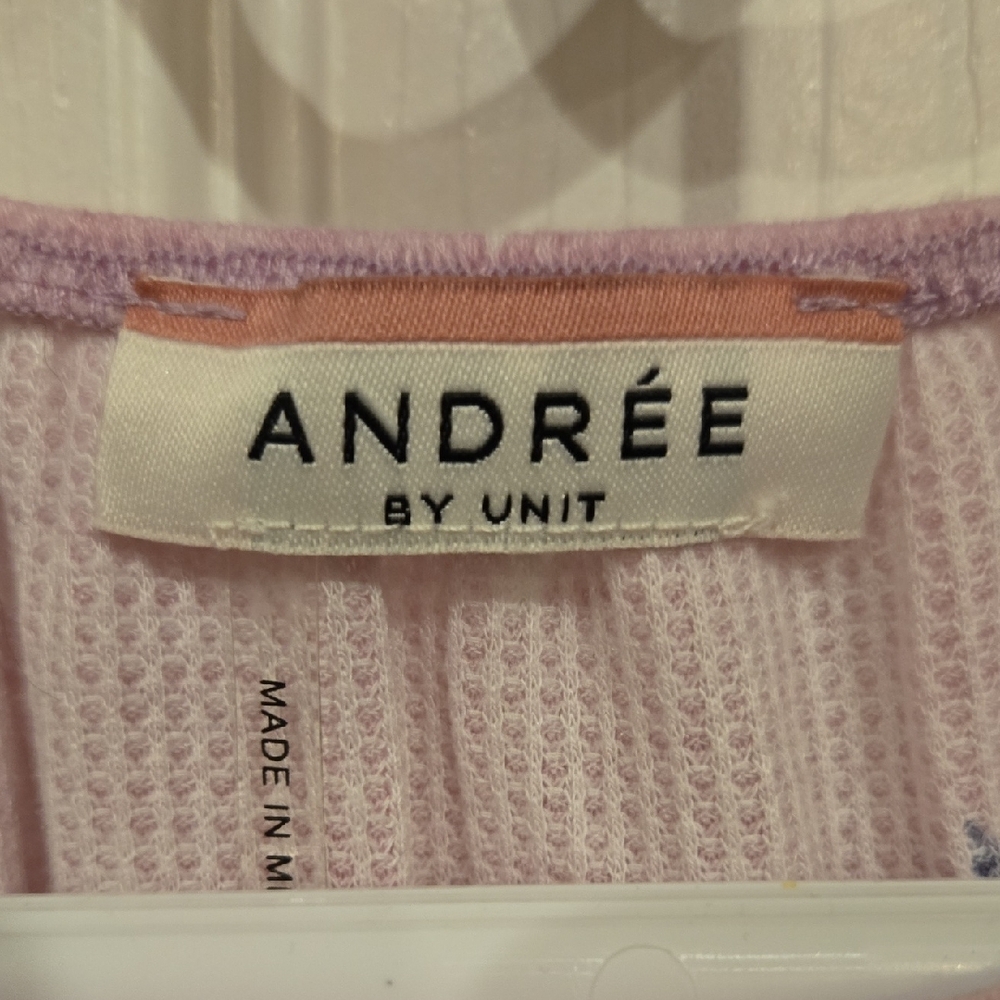 ANDREE BY UNIT Pink Star Print Top - Picture 2 of 8